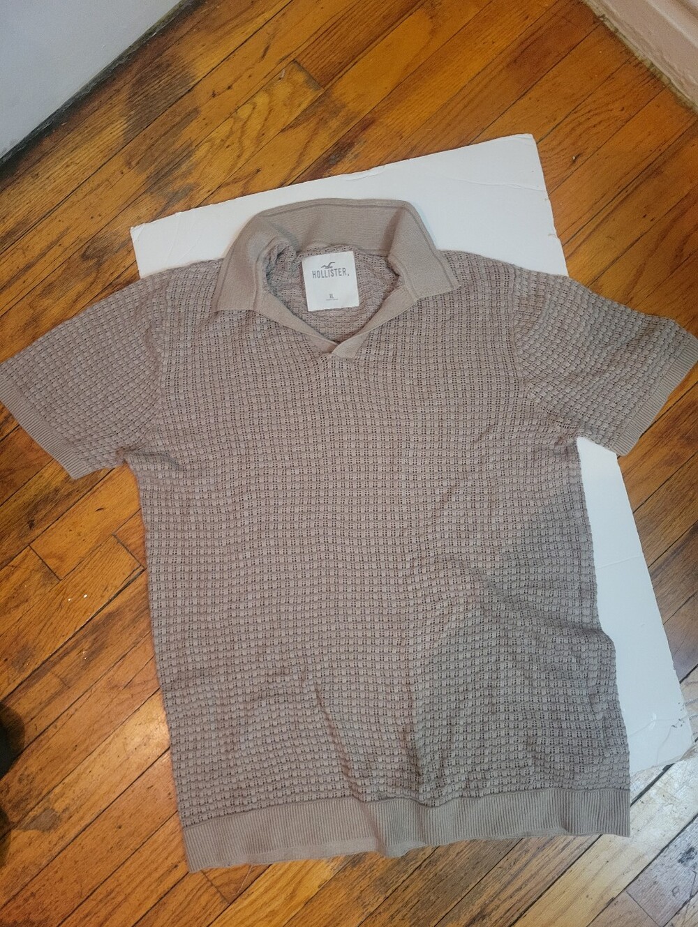Hollister Men's Short-Sleeve Knit Polo in Taupe